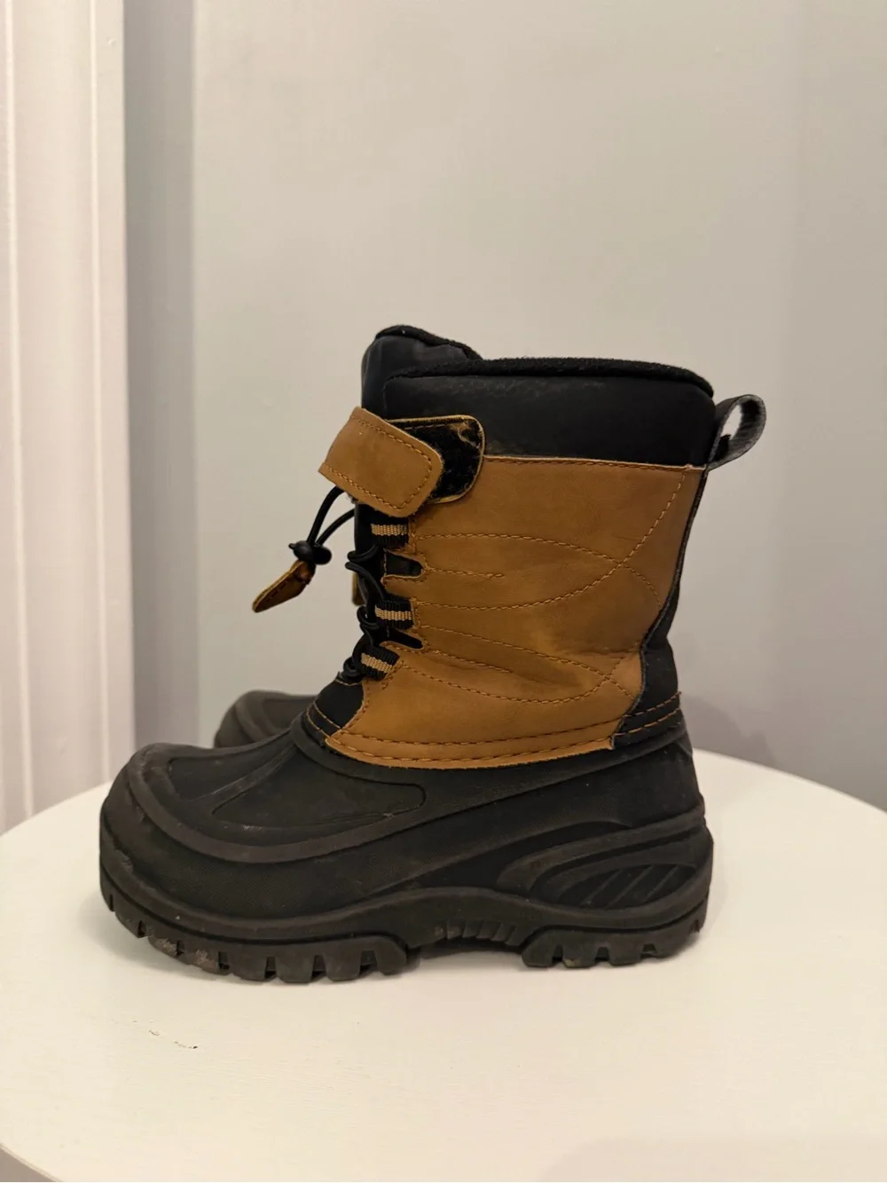 totes Tan and Black Insulated Snow Boots